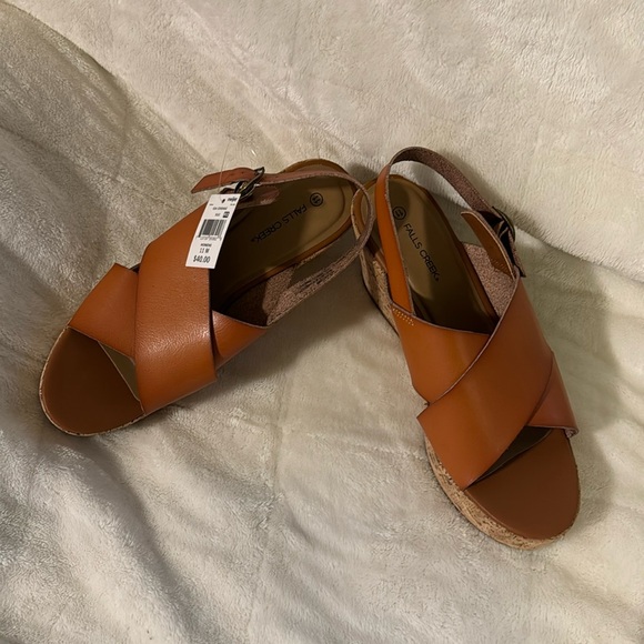 Sandals 👡 - Picture 1 of 5